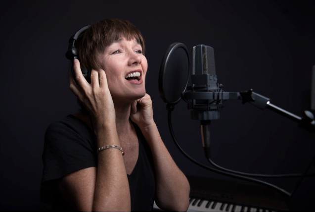 country vocals lessons with lari white coming soon! 