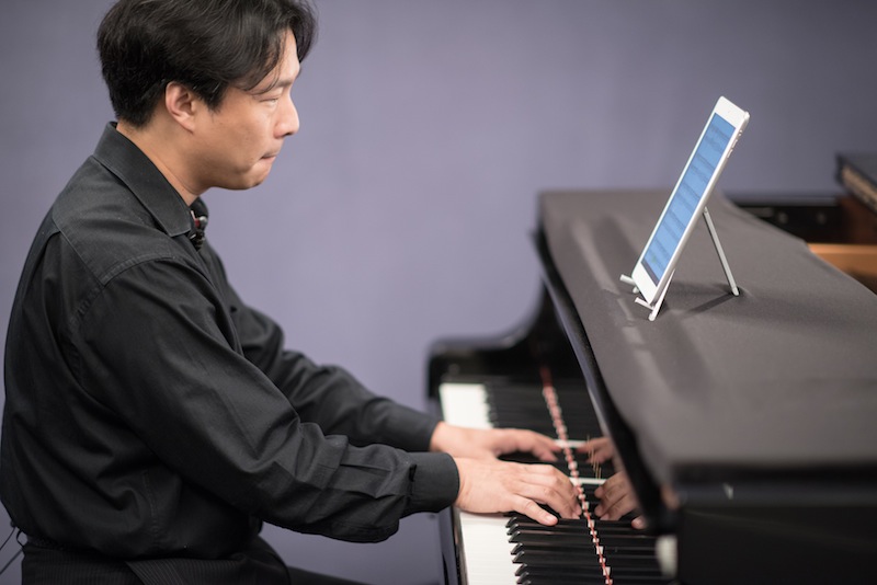 learn the piano with hugh sung