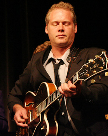 country guitar player jamie hartford